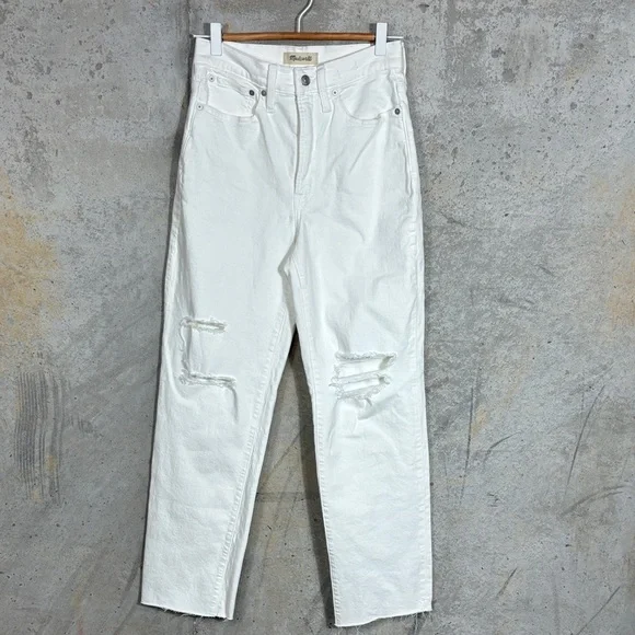 Madewell The Perfect Vintage Straight Jean in Tile White: Ripped-Knee Edition - Picture 2 of 9